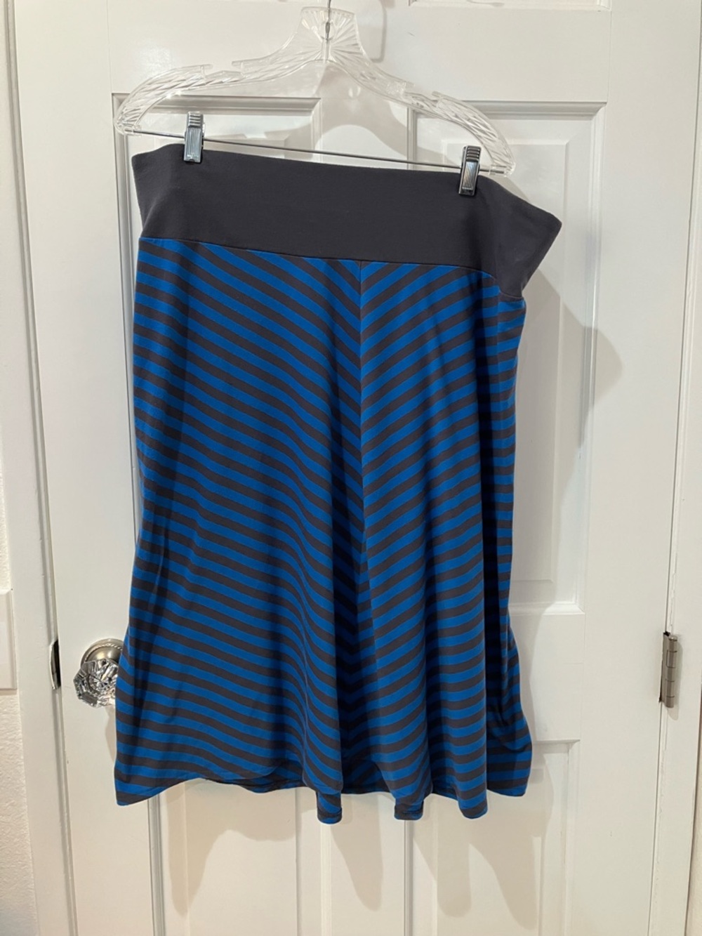 Old Navy Blue and Black Striped Skirt, XL